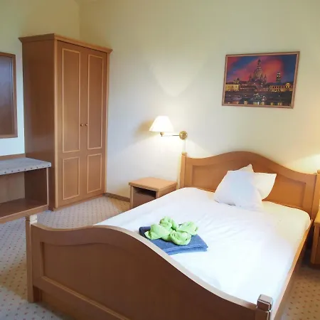 Altes Teichhaus - *