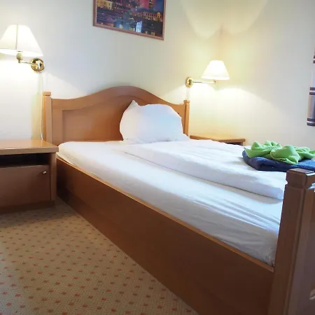 Altes Teichhaus - *